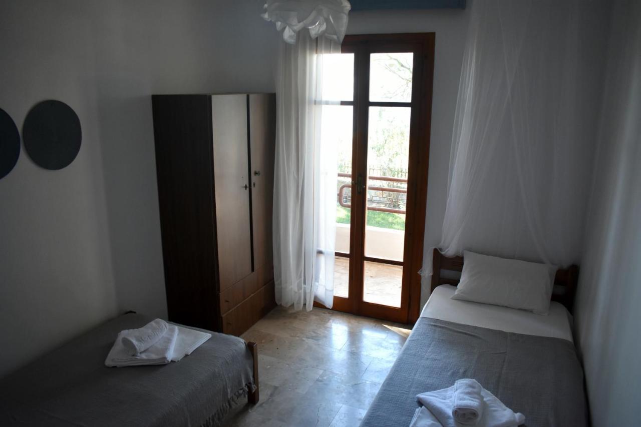 Poseidon Apartments Gythio Exterior photo