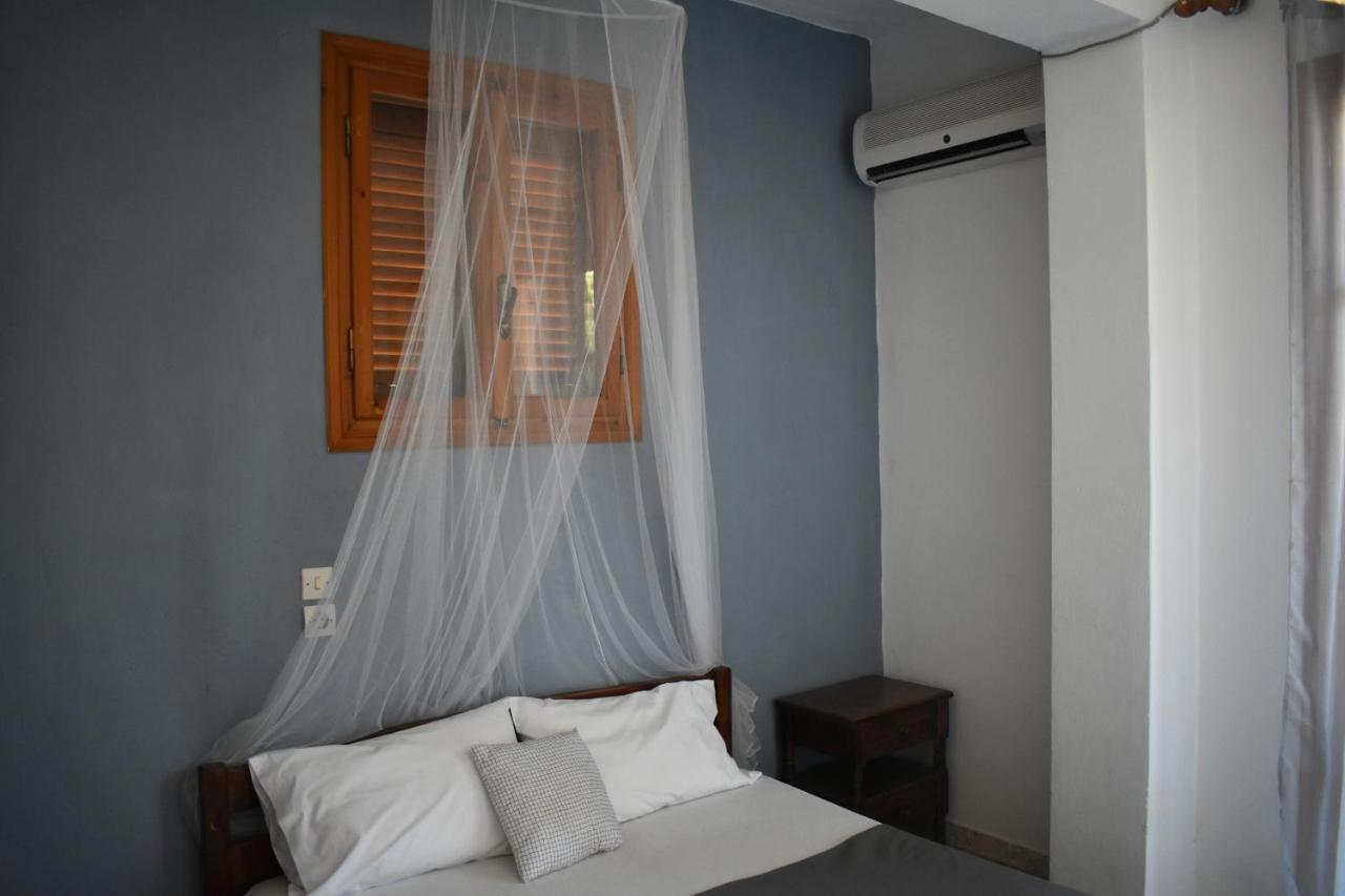 Poseidon Apartments Gythio Exterior photo